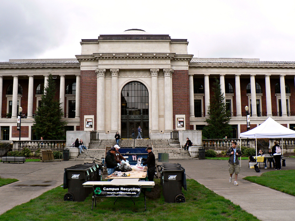 Food Donation Programs at Massachusetts Colleges & Universities