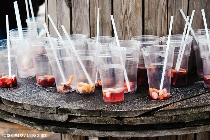 https://recyclingworksma.com/wp-content/uploads/2018/07/How-Restaurants-Can-Reduce-Reliance-on-Single-Use-Plastic-Straws.jpg